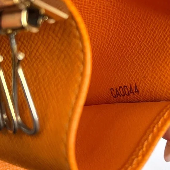 Auc Louis Vuitton VINTAGE Yellow Epi Leather 4Key Holder Case CA0044 - Picture 3 of 14